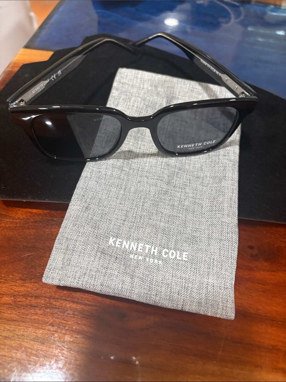 Kenneth Cole Black Cat-Eye Sunglasses